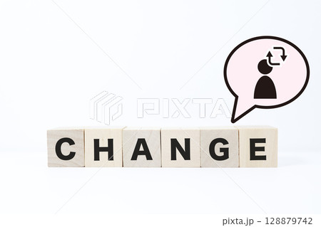 CHANGEの文字と矢印アイコンによる変化のイメージ 128879742