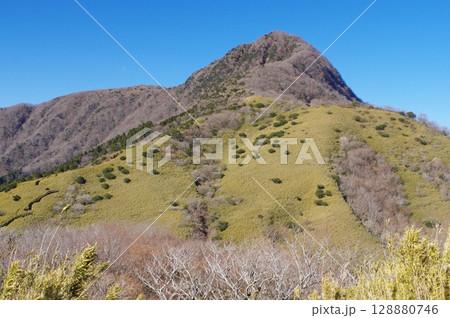 冬の箱根・金時山 128880746