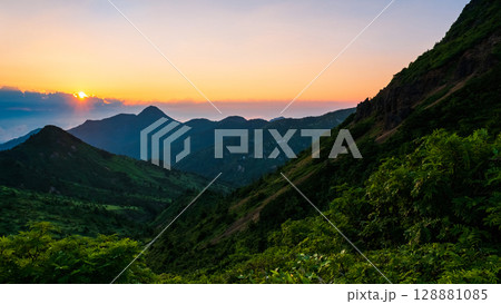 志賀草津道路・夕景 128881085