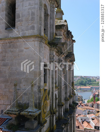 ポルトガル　ポルト　ポルト大聖堂からの景色　5月 128881317