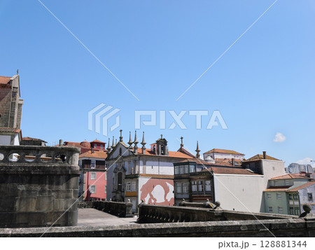 ポルトガル ポルト モヌメント・デ・サン・フランシスコ教会からの景色 5月 ポルトガル ポルト モヌメント・デ・サン・フランシスコ教会からの景色 5月 128881344