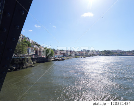 ポルトガル ポルト ドウロ川 ドン・ルイス一世橋 5月 ポルトガル ポルト ドウロ川 ドン・ルイス一世橋 5月 128881484