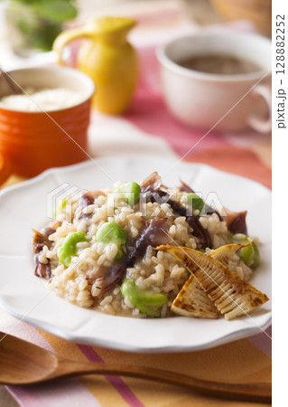 ほたるイカと空豆のリゾット 128882252