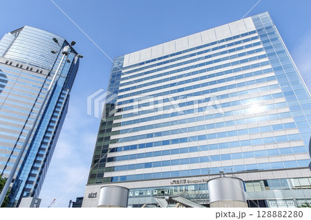 東京都、品川駅港南口の風景 東京都、品川駅港南口の風景 128882280
