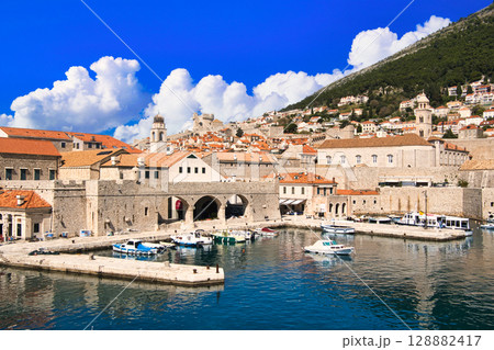 世界遺産・城塞都市ドブロブニク旧市街の絶景 128882417