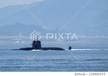 海上自衛隊の おやしお型潜水艦 128882523