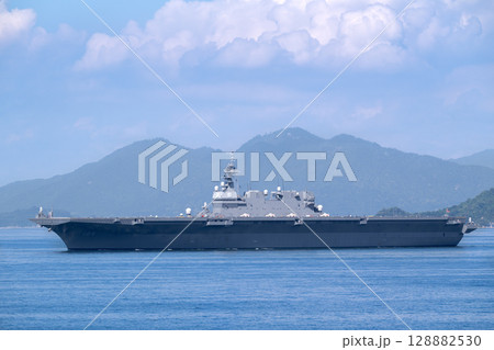 海上自衛隊の護衛艦かが 海上自衛隊の護衛艦かが 128882530