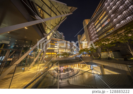 JR大阪駅前うめきた夜景　グランフロント大阪　ヨドバシカメラ 128883222