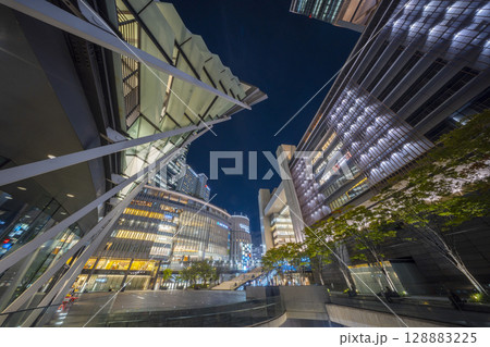 JR大阪駅前うめきた夜景 グランフロント大阪 ヨドバシカメラ JR大阪駅前うめきた夜景 グランフロント大阪 ヨドバシカメラ 128883225