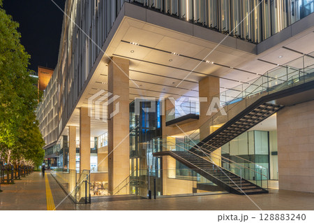 JPタワー大阪 KITTE大阪 夜景 JPタワー大阪 KITTE大阪 夜景 128883240