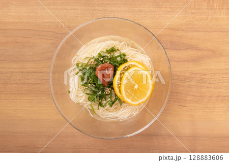 梅しそ　レモン　そうめん 128883606