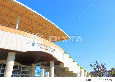 愛知県大治町、大治町スポーツセンターの風景 愛知県大治町、大治町スポーツセンターの風景 128883689