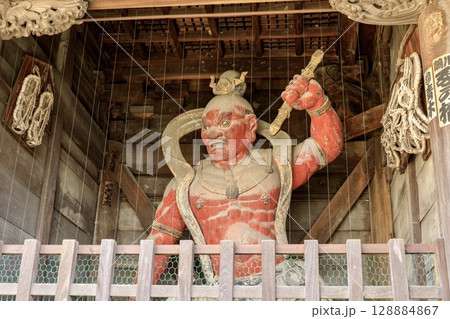 名古屋市、笠寺観音(笠覆寺)の金剛力士像 128884867