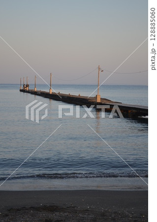 the old pier on the sea 128885060