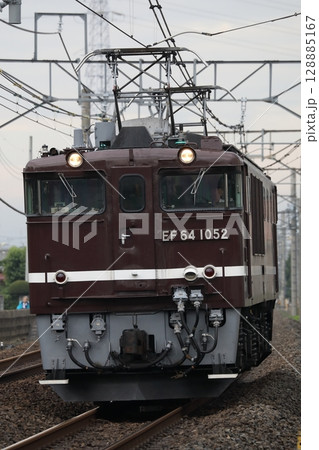 高崎線を走行する EF64-1052 茶色 128885167