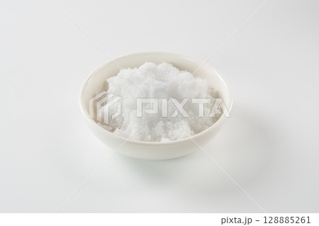 色々な種類の砂糖イメージ（上白糖） 128885261