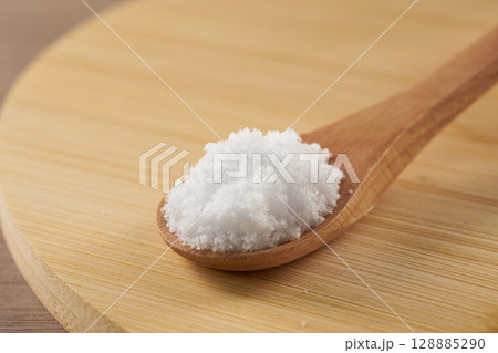 色々な種類の砂糖イメージ（上白糖） 128885290