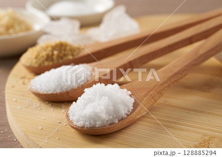 色々な種類の砂糖イメージ 128885294