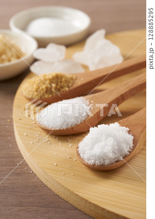 色々な種類の砂糖イメージ 128885295