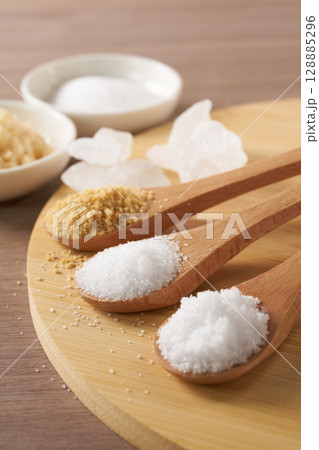 色々な種類の砂糖イメージ 128885296