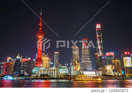 上海、春節のライトアップ 128885671