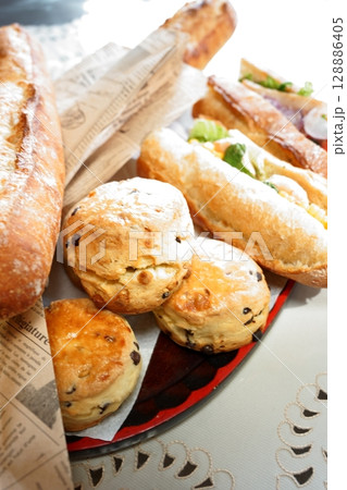 美味しそうなパン 美味しそうなパン 128886405