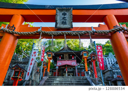 京都市伏見区の伏見稲荷大社 中之社(青木大神) 京都市伏見区の伏見稲荷大社 中之社(青木大神) 128886534