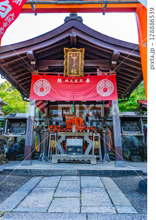 京都市伏見区の伏見稲荷大社 下之社(白菊大神) 京都市伏見区の伏見稲荷大社 下之社(白菊大神) 128886539