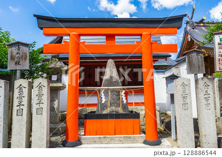 京都市右京区の車折神社 清めの社 京都市右京区の車折神社 清めの社 128886544