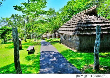 のぼりべつクマ牧場 ユーカラの里の風景 128886649