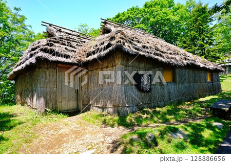 のぼりべつクマ牧場 ユーカラの里の風景 128886656