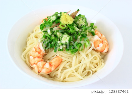 冷やしうどん 冷やしうどん 128887461