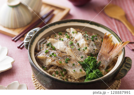 鯛めし / 鯛の炊き込みご飯 128887991