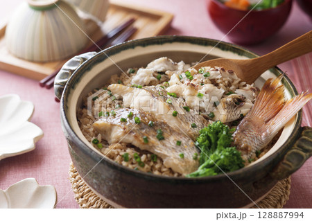 鯛めし / 鯛の炊き込みご飯 鯛めし / 鯛の炊き込みご飯 128887994
