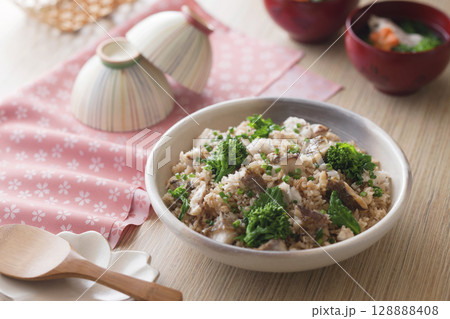 鯛めし / 鯛の炊き込みご飯 鯛めし / 鯛の炊き込みご飯 128888408