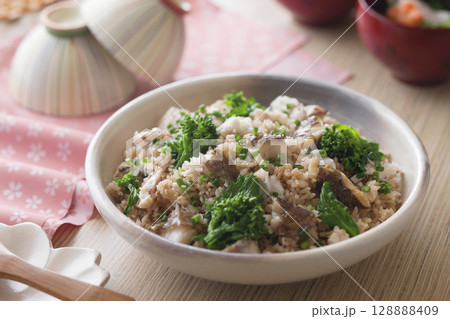 鯛めし / 鯛の炊き込みご飯 128888409