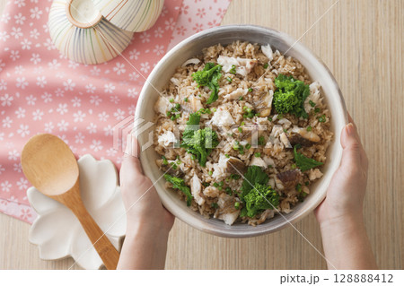 鯛めし / 鯛の炊き込みご飯 鯛めし / 鯛の炊き込みご飯 128888412