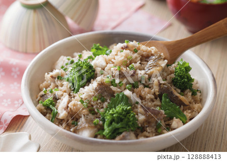 鯛めし / 鯛の炊き込みご飯 鯛めし / 鯛の炊き込みご飯 128888413