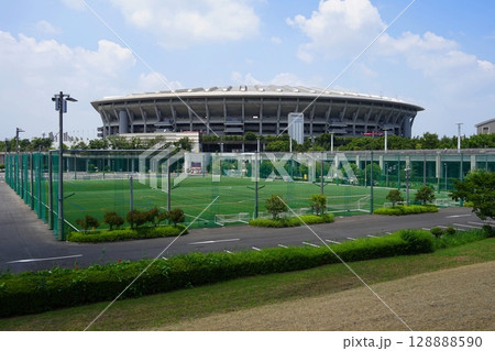 日産スタジアムの見える風景 7月横浜780日産スタジアムとしんよこフットボールパーク 日産スタジアムの見える風景 7月横浜780日産スタジアムとしんよこフットボールパーク 128888590