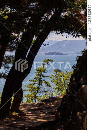 鷲羽山から見える瀬戸内海の風景 128888939