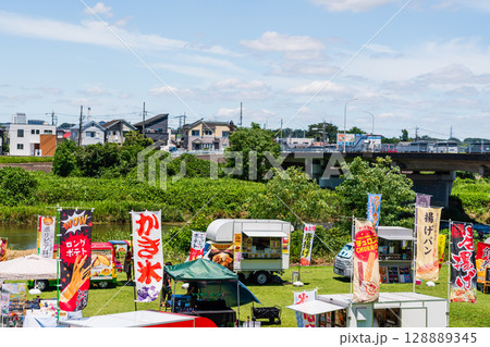 夏のイベント 燈篭流し 夏のイベント 燈篭流し 128889345