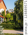 Backyard of a private house 128889571