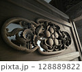 金沢　尾山神社　神門の梅鉢紋 128889822