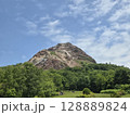 昭和新山のある風景 128889824