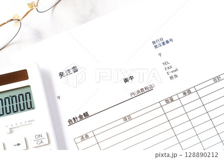 発注書 - 商品やサービスを購入する際に、購入者が販売者に対して発行する発注書(注文書) 発注書 - 商品やサービスを購入する際に、購入者が販売者に対して発行する発注書(注文書) 128890212