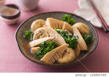 菜の花と筍の煮物 128892349