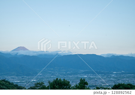富士山の見える景色 128892562
