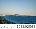 富士山の見える景色 128892563