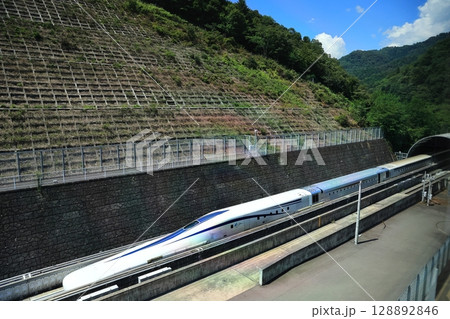 リニア新型試験車M10の走行試験 128892846