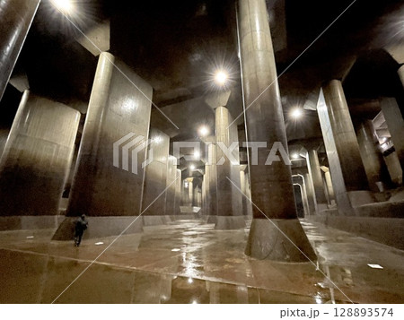 首都圏外郭放水路　スマホ撮影 128893574